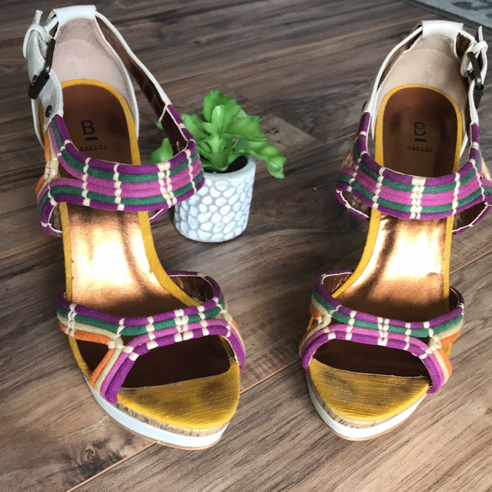 Bakers platform sandals.  Size 8